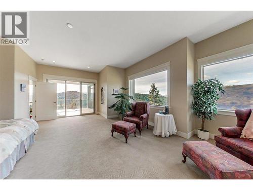 1788 Shayler Place, Kelowna, BC - Indoor Photo Showing Living Room