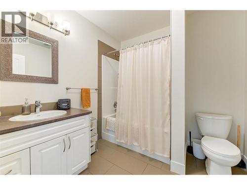 1788 Shayler Place, Kelowna, BC - Indoor Photo Showing Bathroom