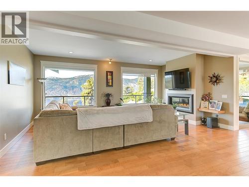 1788 Shayler Place, Kelowna, BC - Indoor Photo Showing Living Room With Fireplace