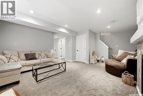 5565 Norseman Crescent, Regina, SK - Indoor Photo Showing Living Room