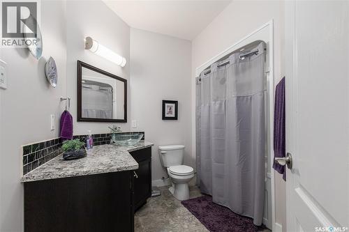 111 Iron Bridge Drive, Moose Jaw, SK - Indoor Photo Showing Bathroom