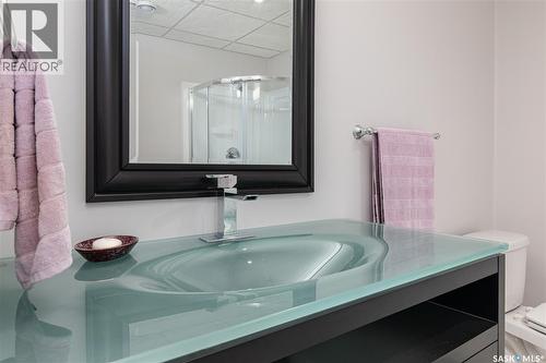 111 Iron Bridge Drive, Moose Jaw, SK - Indoor Photo Showing Bathroom