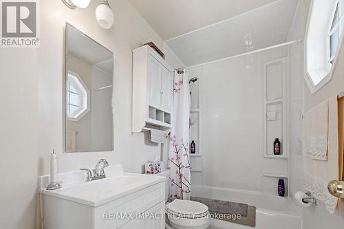 106 Mcfeeters Crescent, Clarington, ON - Indoor Photo Showing Bathroom