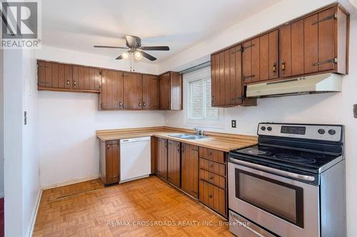 93 - 100 Burrows Hall Boulevard, Toronto, ON - Indoor Photo Showing Kitchen With Double Sink