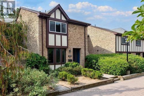 93 - 100 Burrows Hall Boulevard, Toronto, ON - Outdoor