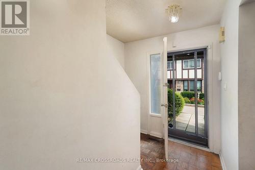 93 - 100 Burrows Hall Boulevard, Toronto, ON - Indoor Photo Showing Other Room
