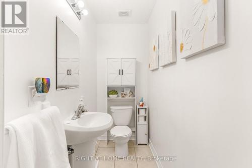 169 Banting Crescent, Essa, ON - Indoor Photo Showing Bathroom