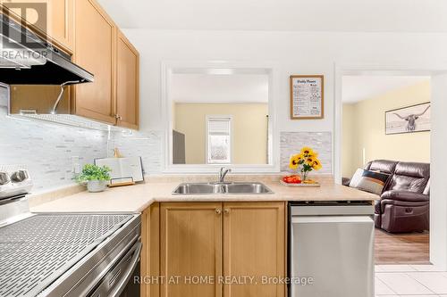 169 Banting Crescent, Essa, ON - Indoor Photo Showing Kitchen With Double Sink