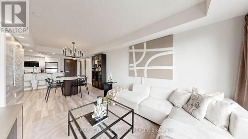 215 - 273 South Park Road, Markham, ON - Indoor