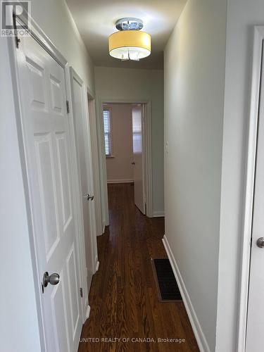 45 BAYVIEW PARKWAY , Newmarket, Ontario L3Y 3W2 5