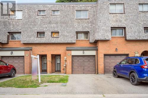 68 BRIAR PATH NW  Brampton, ON L6T 2A3