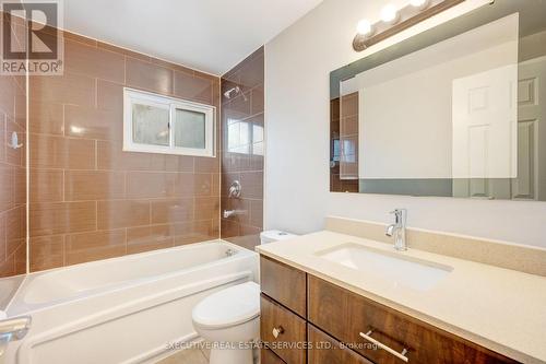 68 Briar Path Nw, Brampton, ON - Indoor Photo Showing Bathroom