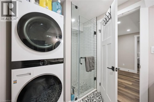 41 Westra Drive, Guelph, ON - Indoor Photo Showing Laundry Room