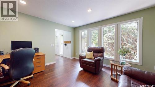 2210 Hanover Crescent E, Regina, SK - Indoor Photo Showing Office