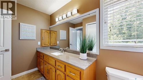 2210 Hanover Crescent E, Regina, SK - Indoor Photo Showing Bathroom