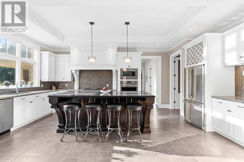1408 Blackhorse Court, Ottawa, ON - Indoor Photo Showing Kitchen With Double Sink With Upgraded Kitchen