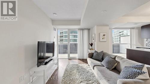 306 - 352 Front Street W, Toronto (Waterfront Communities), ON - Indoor Photo Showing Living Room