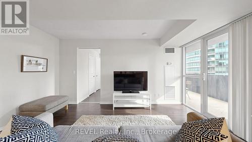 306 - 352 Front Street W, Toronto (Waterfront Communities), ON - Indoor Photo Showing Living Room