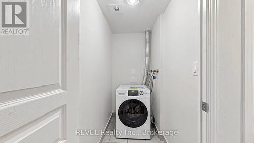 306 - 352 Front Street W, Toronto (Waterfront Communities), ON - Indoor Photo Showing Laundry Room