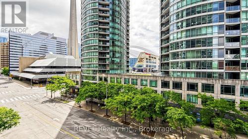 306 - 352 Front Street W, Toronto (Waterfront Communities), ON - Outdoor With Facade