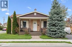 27 ROSEVIEW Avenue  Cambridge, ON N1R 4A5