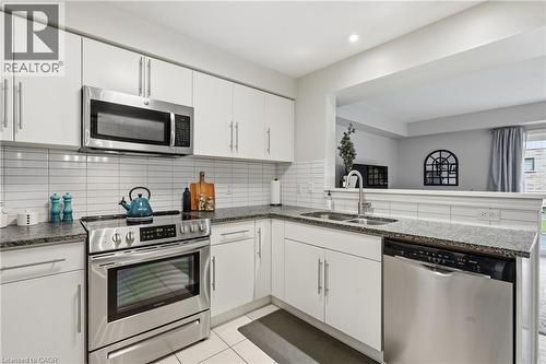 635 Saginaw Parkway Unit# 72, Cambridge, ON - Indoor Photo Showing Kitchen With Stainless Steel Kitchen With Double Sink With Upgraded Kitchen