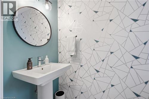 635 Saginaw Parkway Unit# 72, Cambridge, ON - Indoor Photo Showing Bathroom