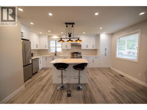 331 Killoren Crescent, Prince George, BC - Indoor Photo Showing Kitchen With Upgraded Kitchen