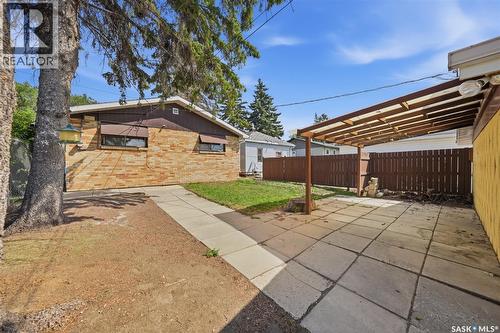 825 L Avenue N, Saskatoon, SK - Outdoor