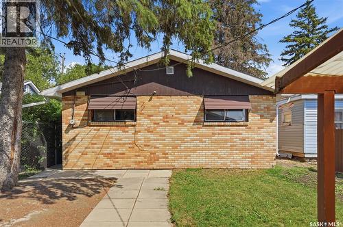 825 L Avenue N, Saskatoon, SK - Outdoor