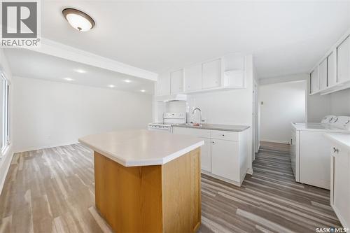 825 L Avenue N, Saskatoon, SK - Indoor Photo Showing Laundry Room