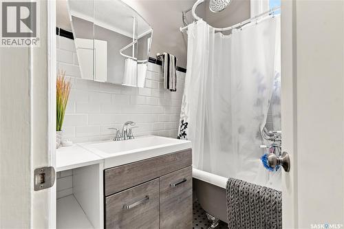 2011 Lorne Avenue, Saskatoon, SK 