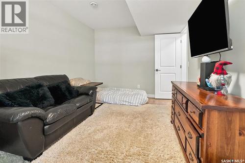 130 315 Dickson Crescent, Saskatoon, SK - Indoor