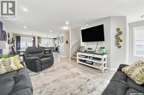 130 315 Dickson Crescent, Saskatoon, SK - Indoor Photo Showing Living Room