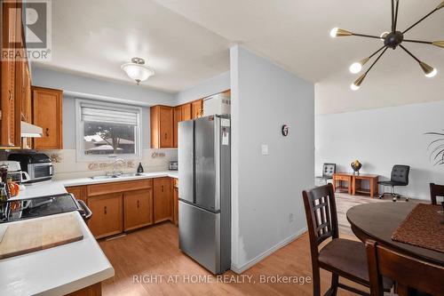 7 Raven Avenue, St. Thomas, ON - Indoor Photo Showing Kitchen With Double Sink