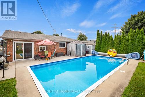 7 Raven Avenue, St. Thomas, ON - Outdoor With In Ground Pool