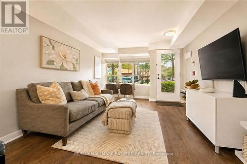 11 Superior 1Bedroom Plus 1 - Th3 - 11 Superior Avenue, Toronto (Mimico), ON - Indoor Photo Showing Living Room