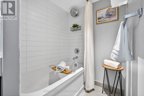 Soaker Tub - Th3 - 11 Superior Avenue, Toronto (Mimico), ON - Indoor Photo Showing Bathroom