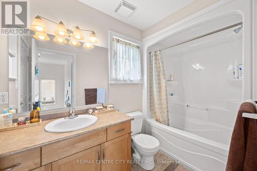 2 Fenwick Court, St. Thomas, ON - Indoor Photo Showing Bathroom
