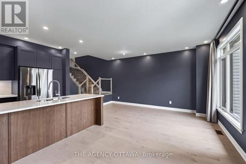 1202 Spoor Street, Ottawa, ON - Indoor Photo Showing Kitchen With Upgraded Kitchen