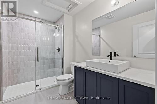 1202 Spoor Street, Ottawa, ON - Indoor Photo Showing Bathroom
