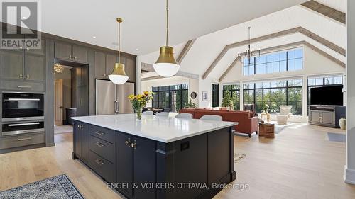 1547 John Quinn Road, Ottawa, ON - Indoor Photo Showing Kitchen With Upgraded Kitchen