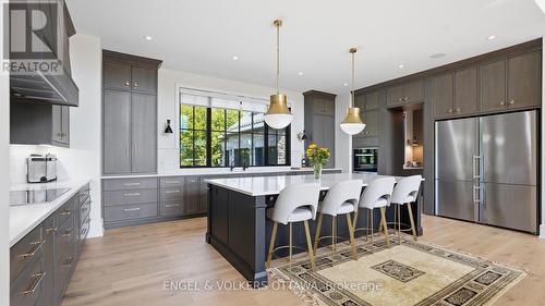 1547 John Quinn Road, Ottawa, ON - Indoor Photo Showing Kitchen With Upgraded Kitchen