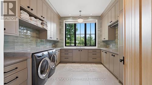 1547 John Quinn Road, Ottawa, ON - Indoor Photo Showing Laundry Room