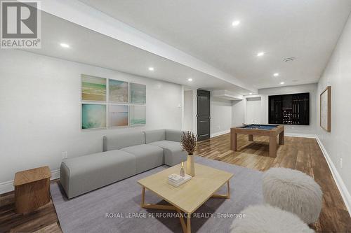 523 Adamson Crescent, Ottawa, ON - Indoor Photo Showing Living Room