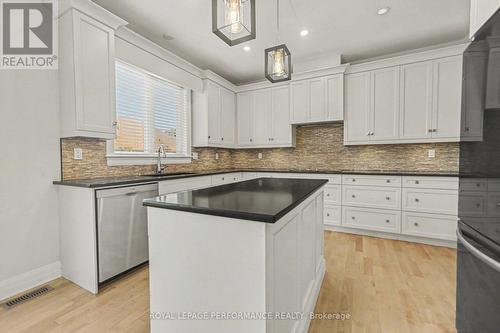 523 Adamson Crescent, Ottawa, ON - Indoor Photo Showing Kitchen