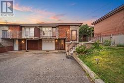 9 HISEY CRESCENT  Toronto, ON M3N 1T9