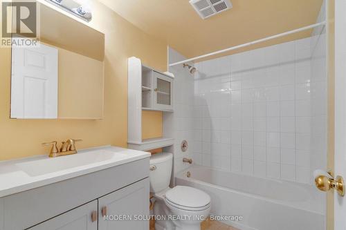 201 - 99 Hayden Street, Toronto, ON - Indoor Photo Showing Bathroom