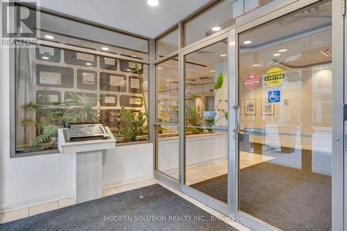 201 - 99 Hayden Street, Toronto, ON - Indoor Photo Showing Other Room