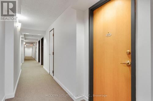 201 - 99 Hayden Street, Toronto, ON - Indoor Photo Showing Other Room